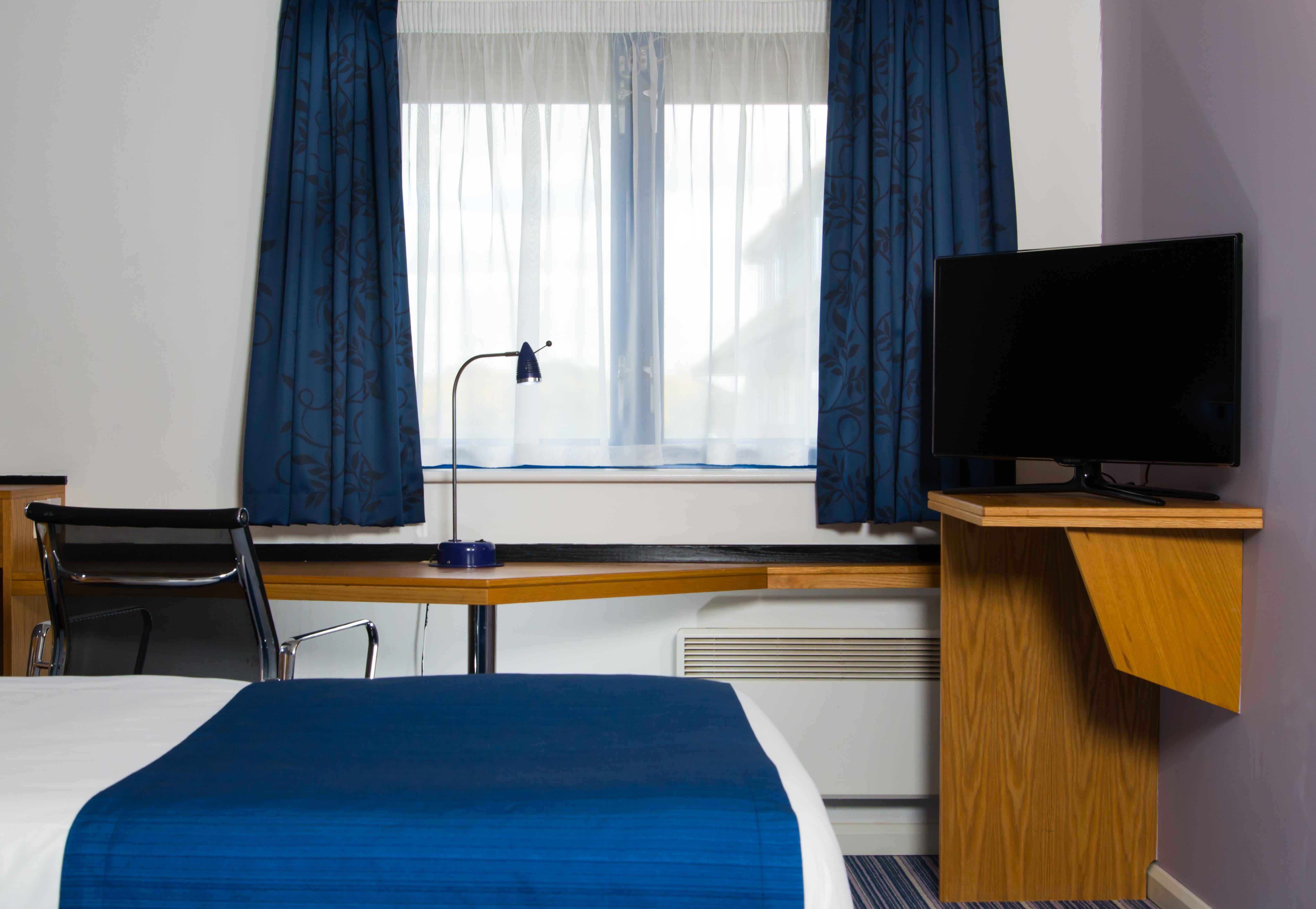 Holiday Inn Express Northampton - South By Ihg Kültér fotó