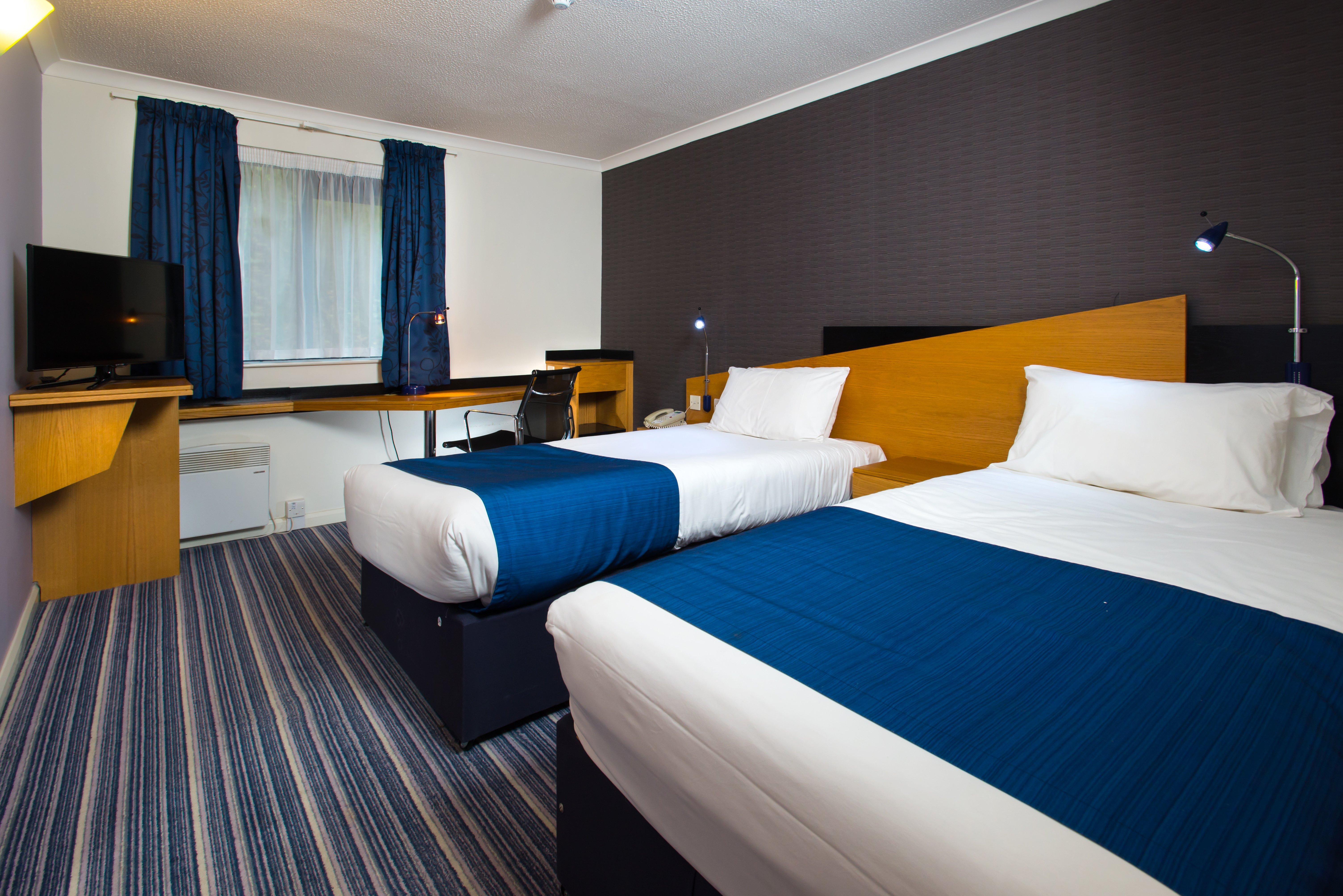Holiday Inn Express Northampton - South By Ihg Kültér fotó
