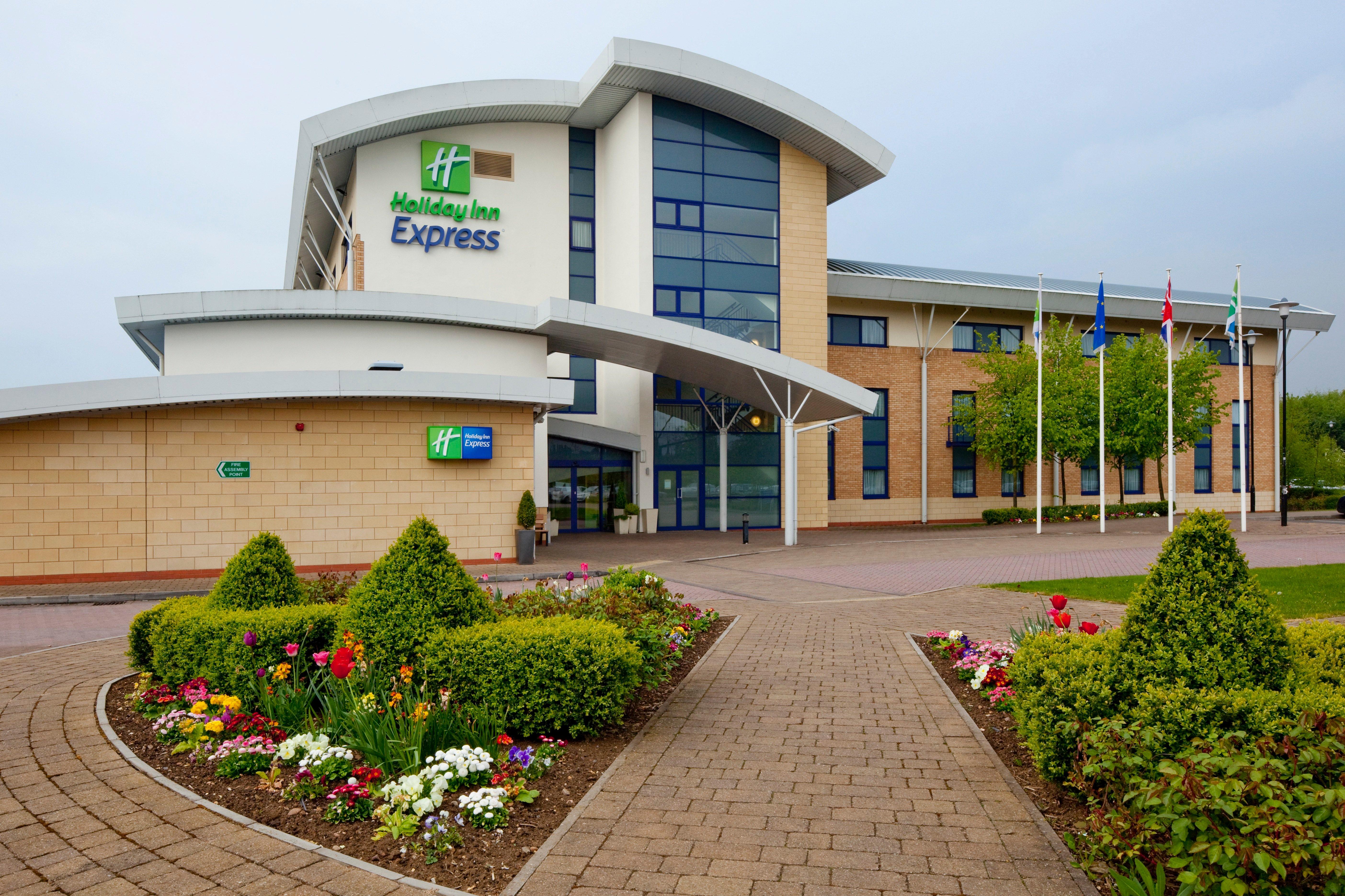 Holiday Inn Express Northampton - South By Ihg Kültér fotó