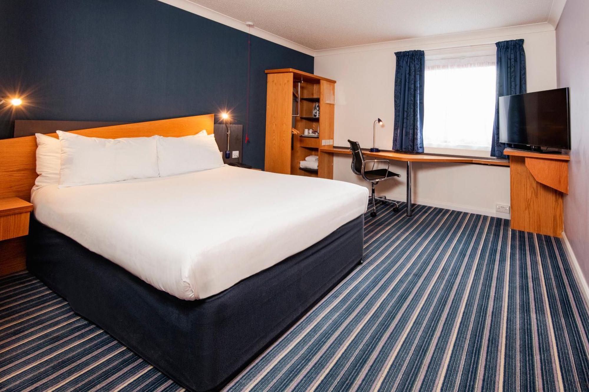 Holiday Inn Express Northampton - South By Ihg Kültér fotó