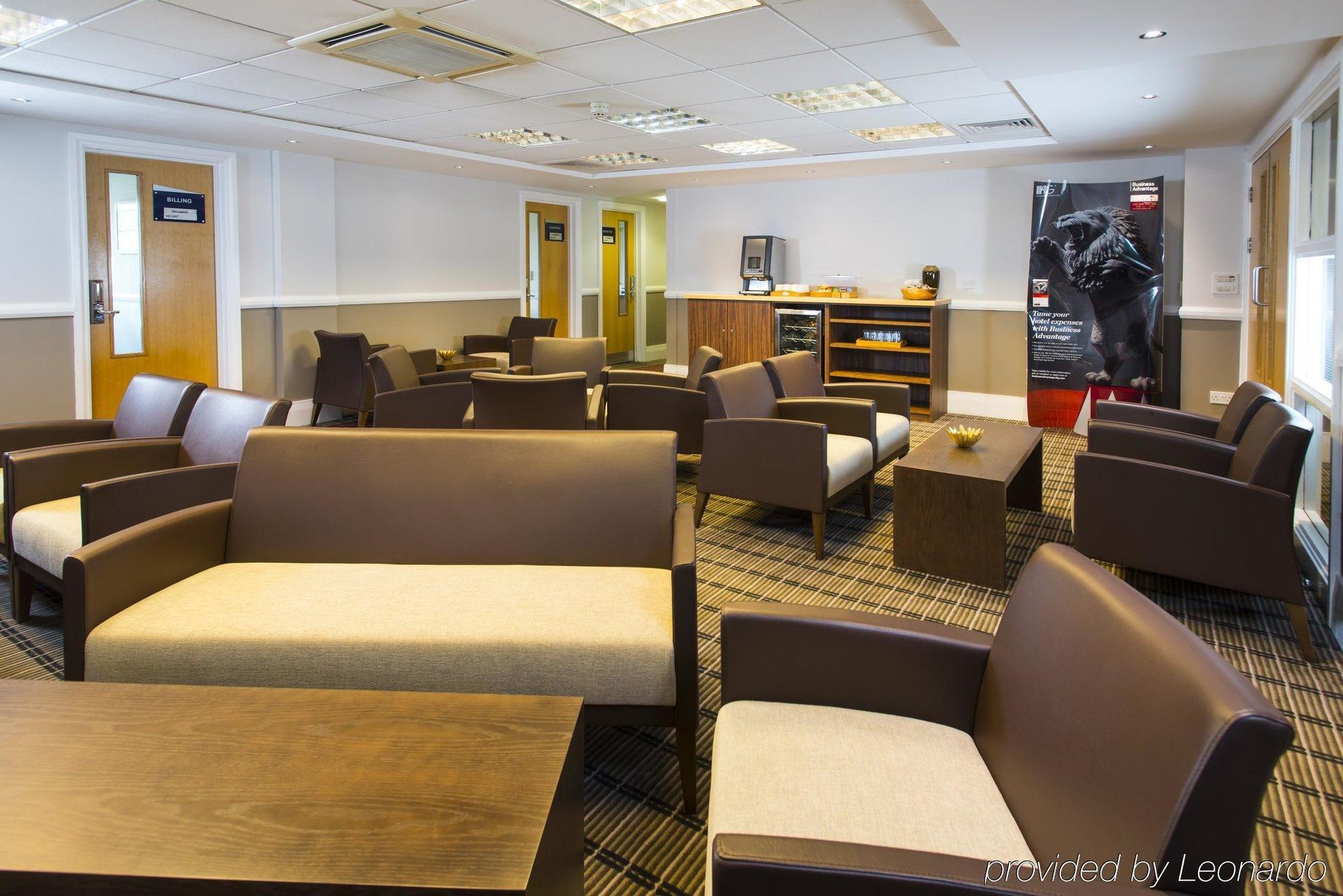 Holiday Inn Express Northampton - South By Ihg Kültér fotó
