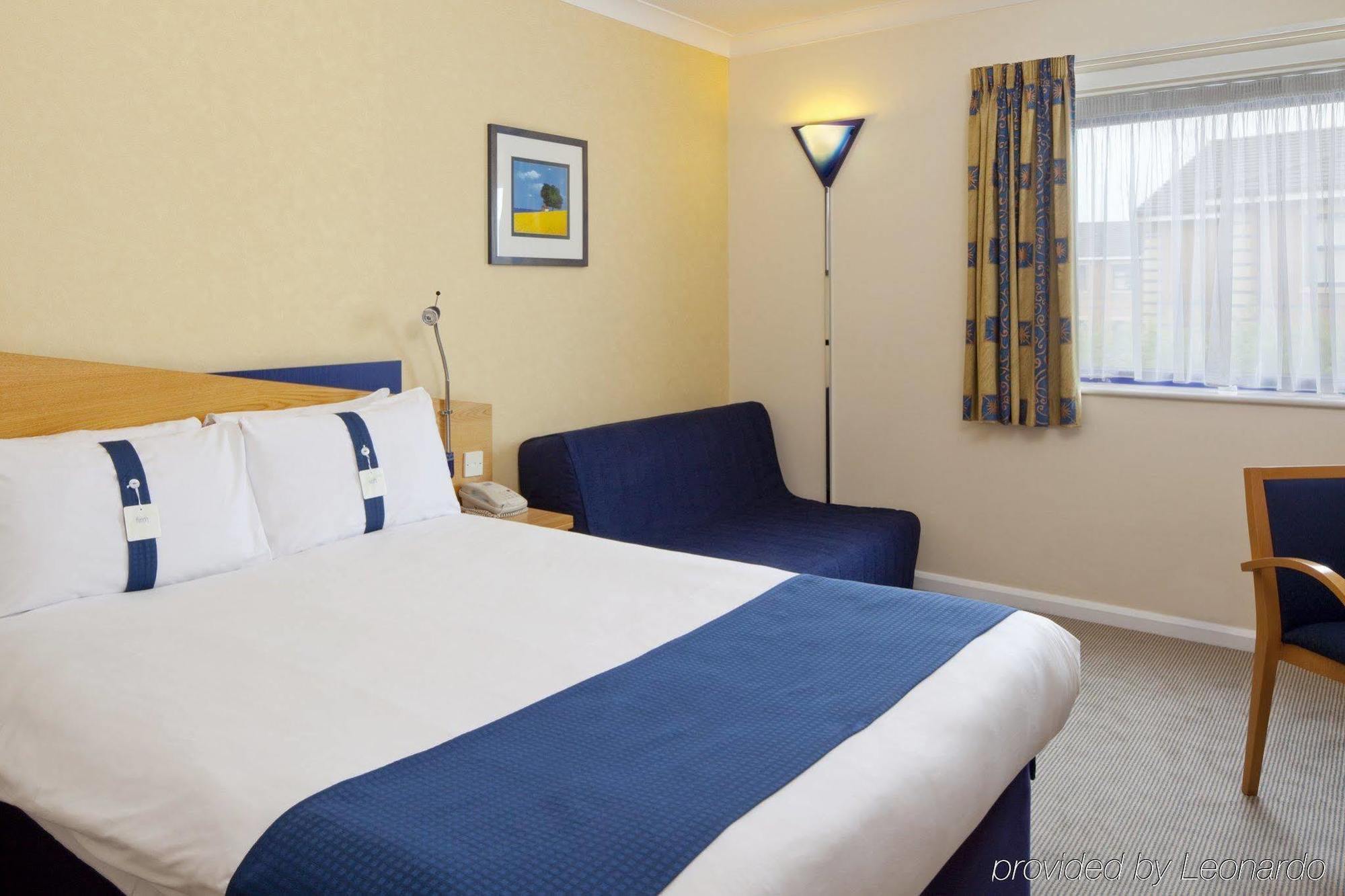 Holiday Inn Express Northampton - South By Ihg Kültér fotó