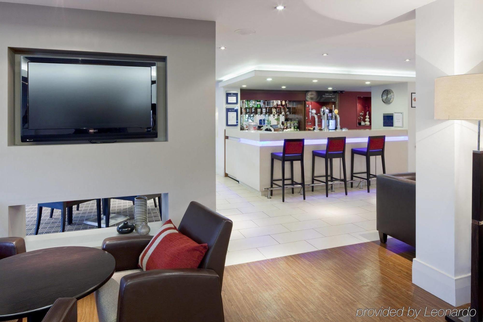 Holiday Inn Express Northampton - South By Ihg Kültér fotó