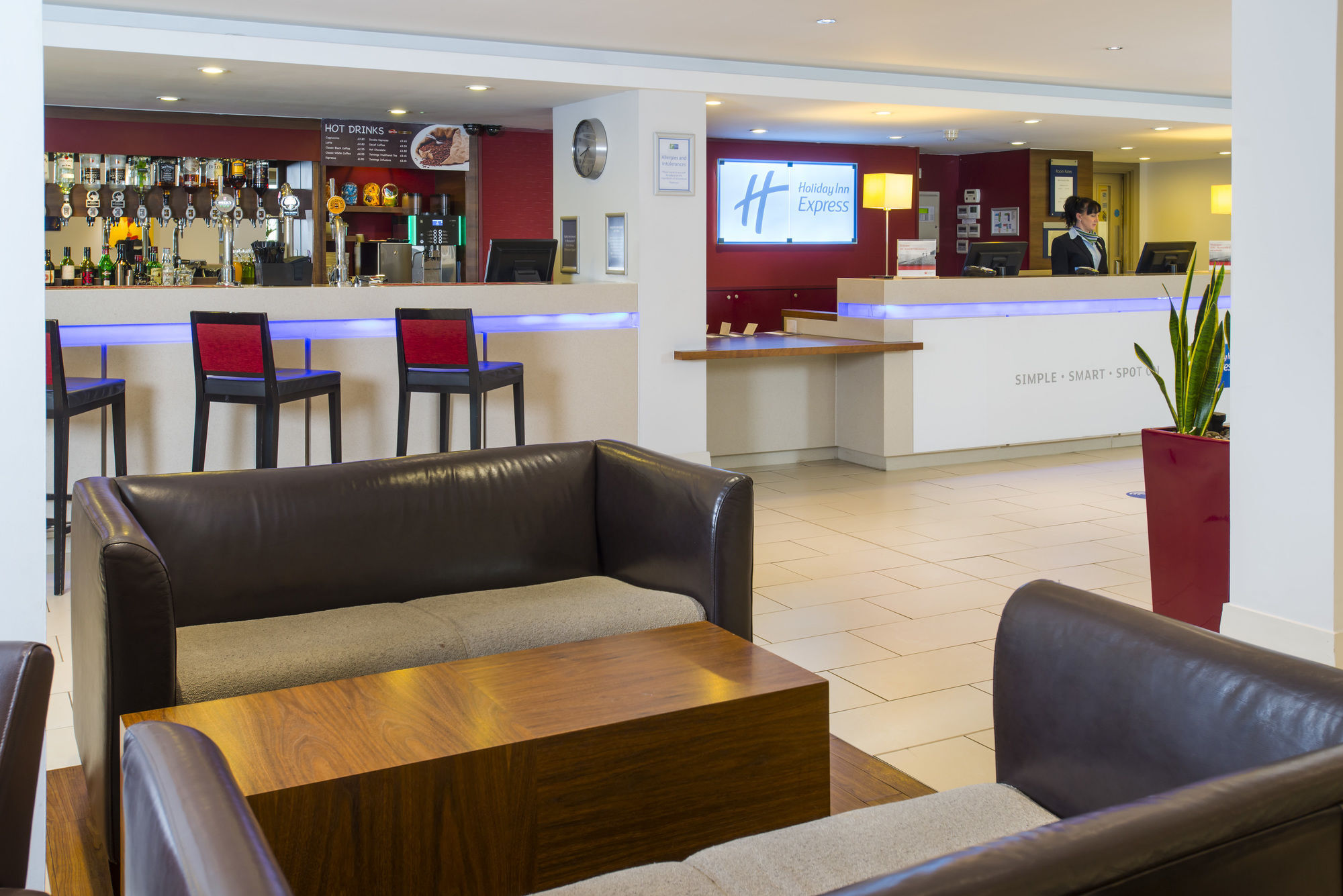 Holiday Inn Express Northampton - South By Ihg Kültér fotó