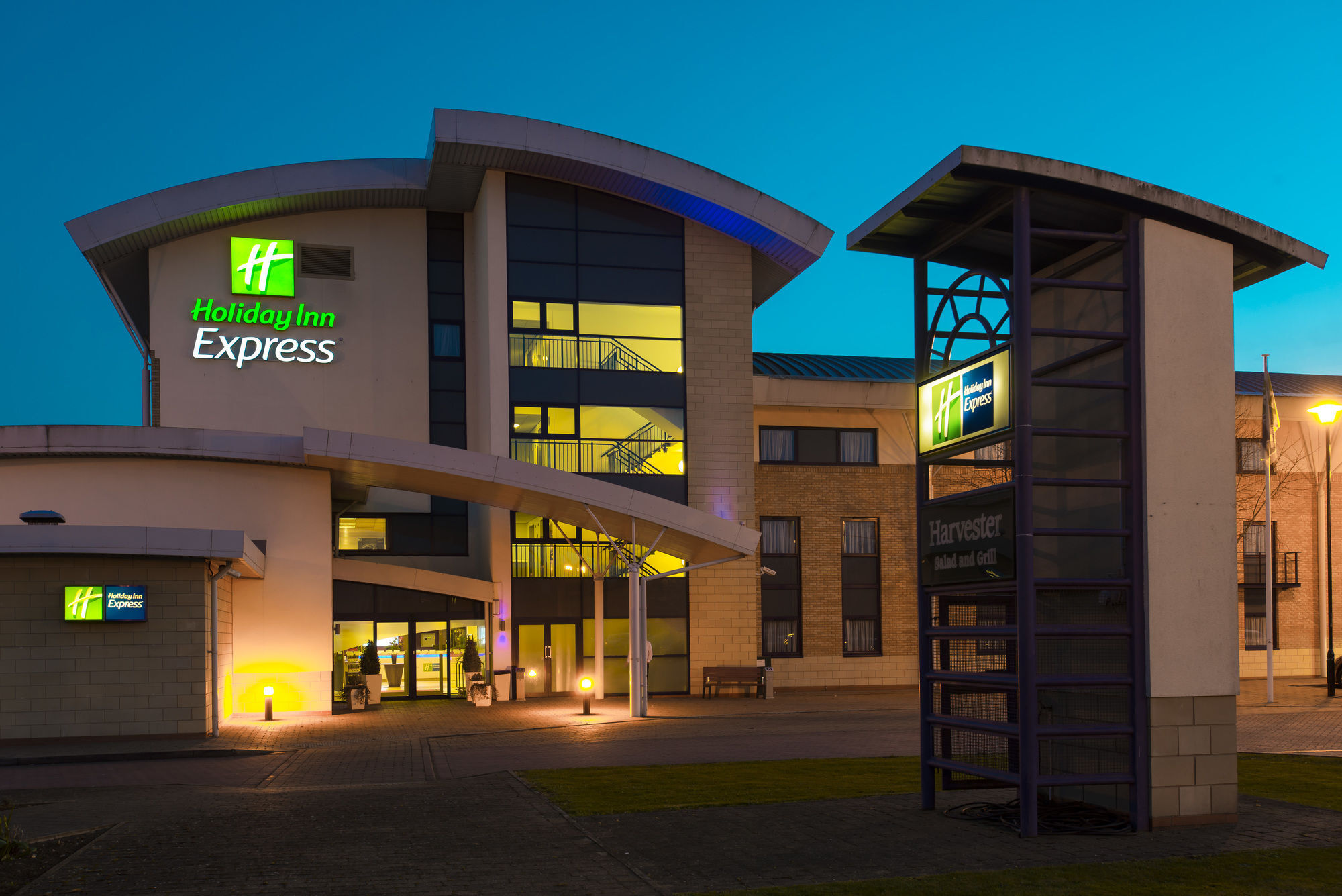 Holiday Inn Express Northampton - South By Ihg Kültér fotó